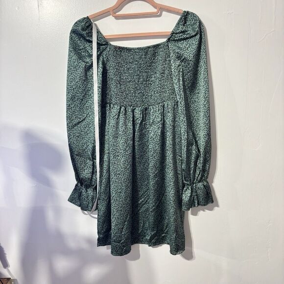 Misguided Smocked Babydoll Dress Size 4 Long Sleeve Green Black Casual NEW - Picture 8 of 10